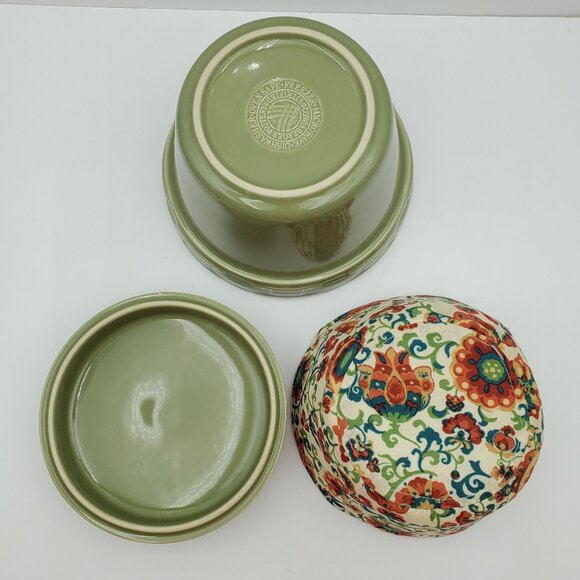 Longaberger Sage Green Roundabout Covered Casserole with Spice Market Pocket - Picture 5 of 11